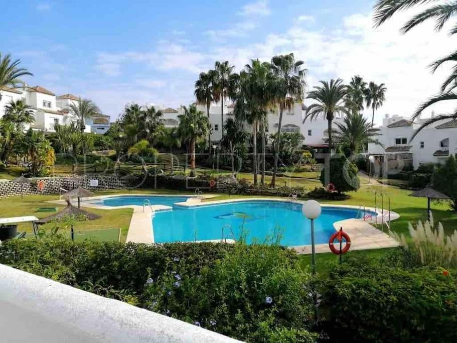 Front Mer - Sublime Appartement Moderne Et Confortable Estepona Exteriör bild