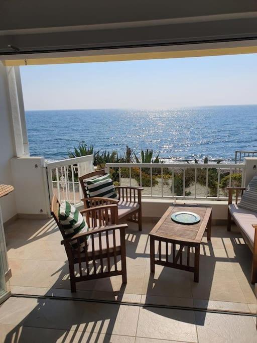 Front Mer - Sublime Appartement Moderne Et Confortable Estepona Exteriör bild