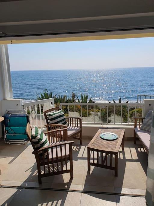 Front Mer - Sublime Appartement Moderne Et Confortable Estepona Exteriör bild