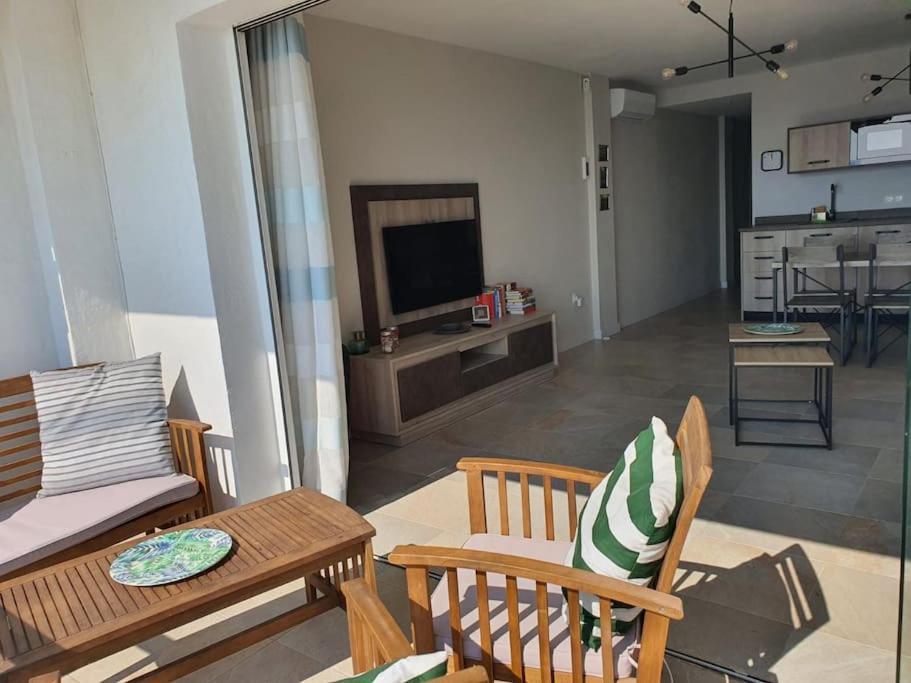 Front Mer - Sublime Appartement Moderne Et Confortable Estepona Exteriör bild