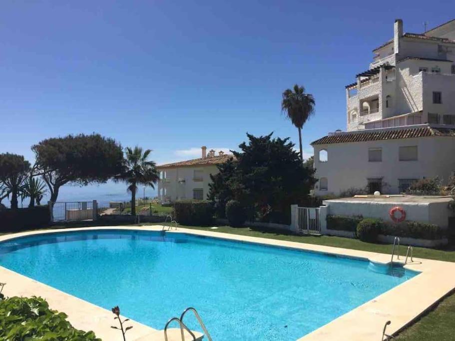 Front Mer - Sublime Appartement Moderne Et Confortable Estepona Exteriör bild